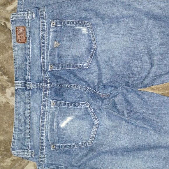 Ladies Guess Jeans - Picture 2 of 2